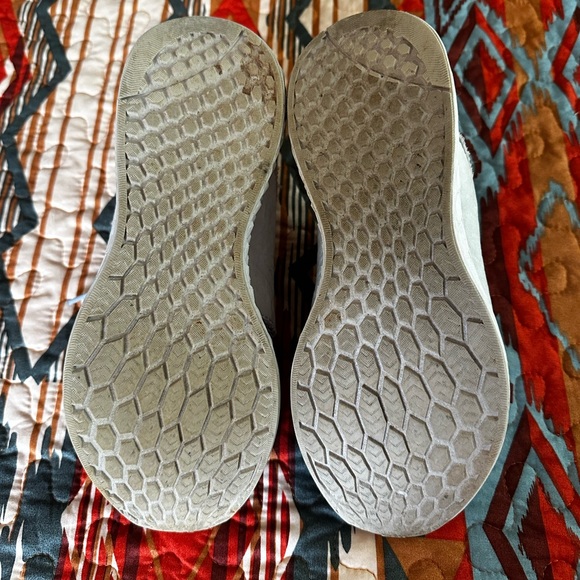 Women’s New Balance - Picture 5 of 5